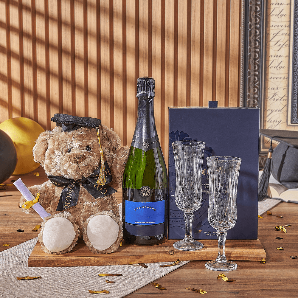 Sparkling Wine and Teddy Graduation Basket – how the gift is presented