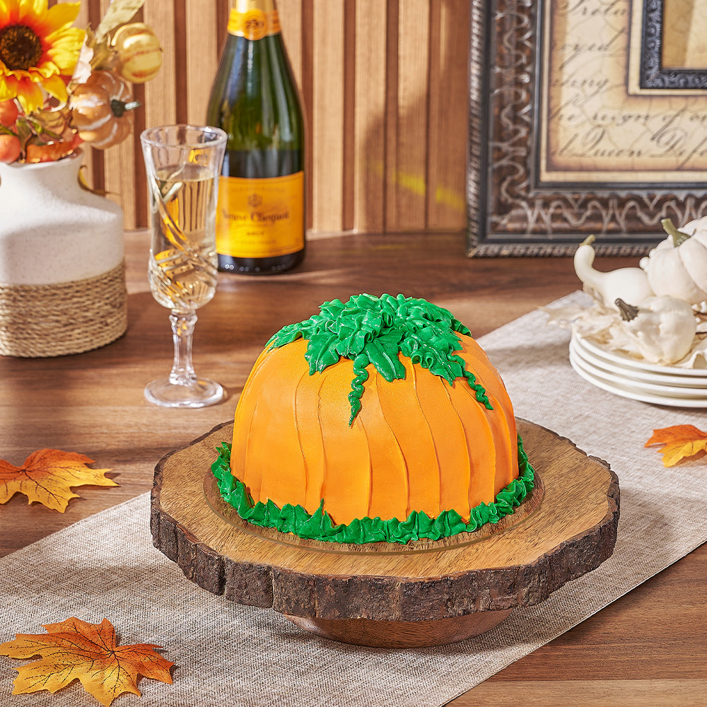 Halloween Vanilla Cake with Pumpkin Design – how the gift is presented