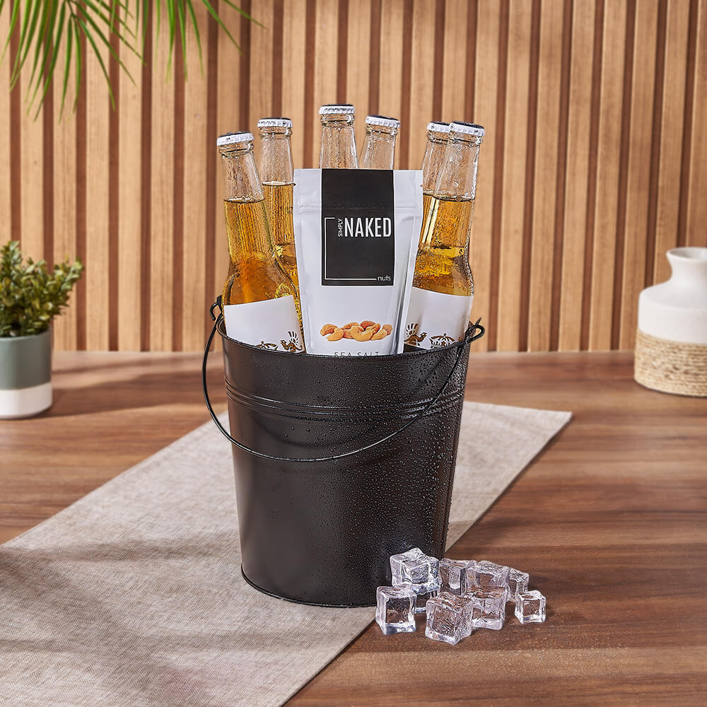 Corona Six-Pack and Cashews Bucket – how the gift is presented