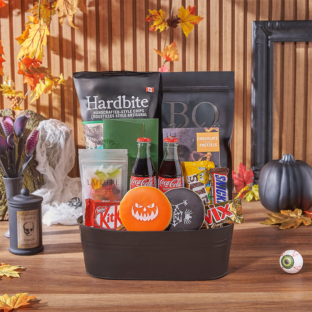 Halloween Candy and Treat Basket – how the gift is presented