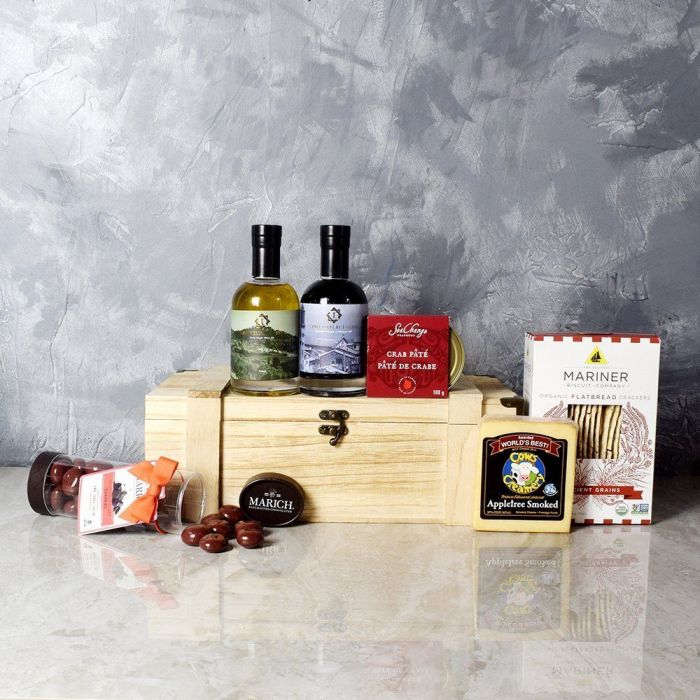 Crab Pate and Chocolate Snack Box – how the gift is presented