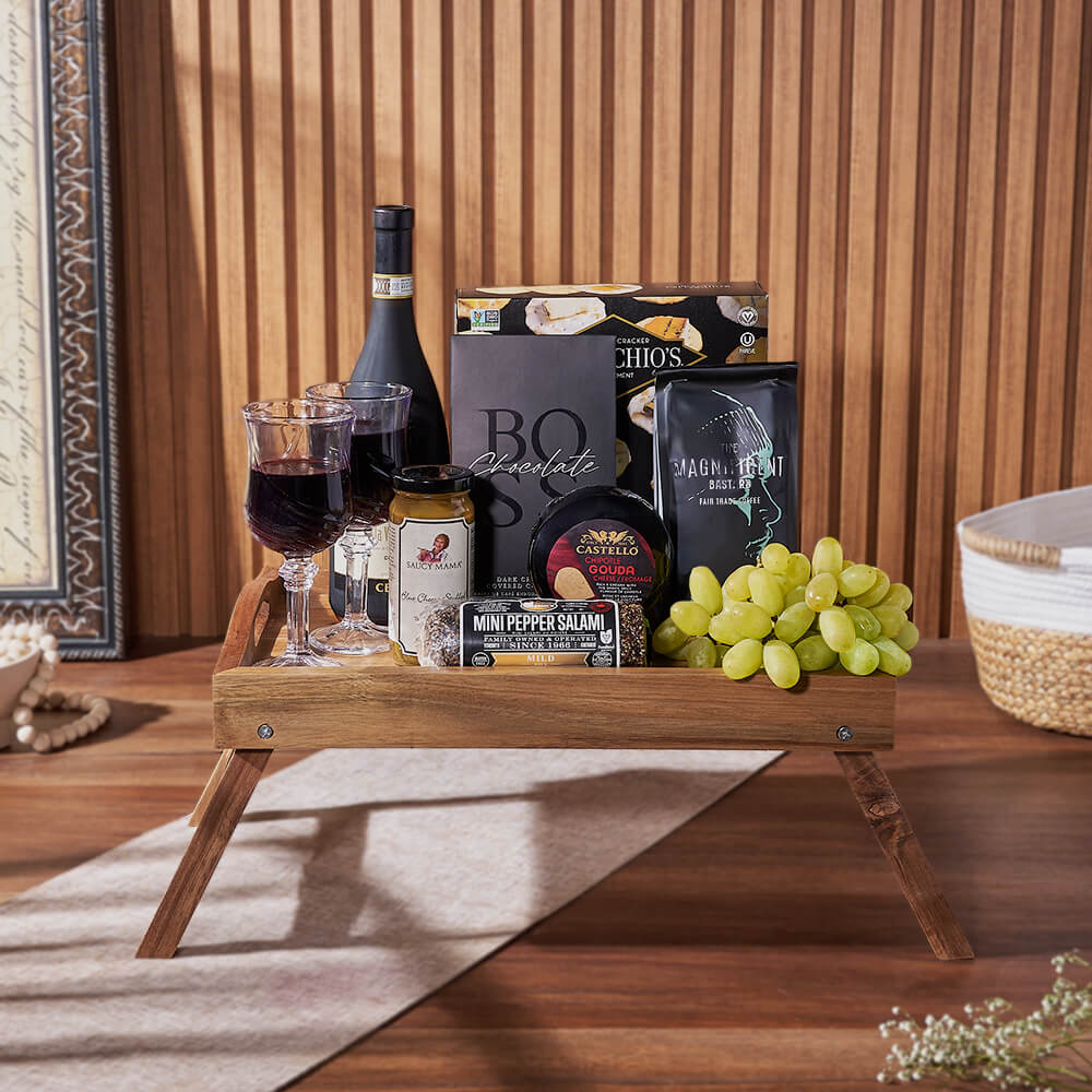 Guildwood Wine & Snack Basket, wine gift, wine, charcuterie gift, charcuterie, Canada delivery