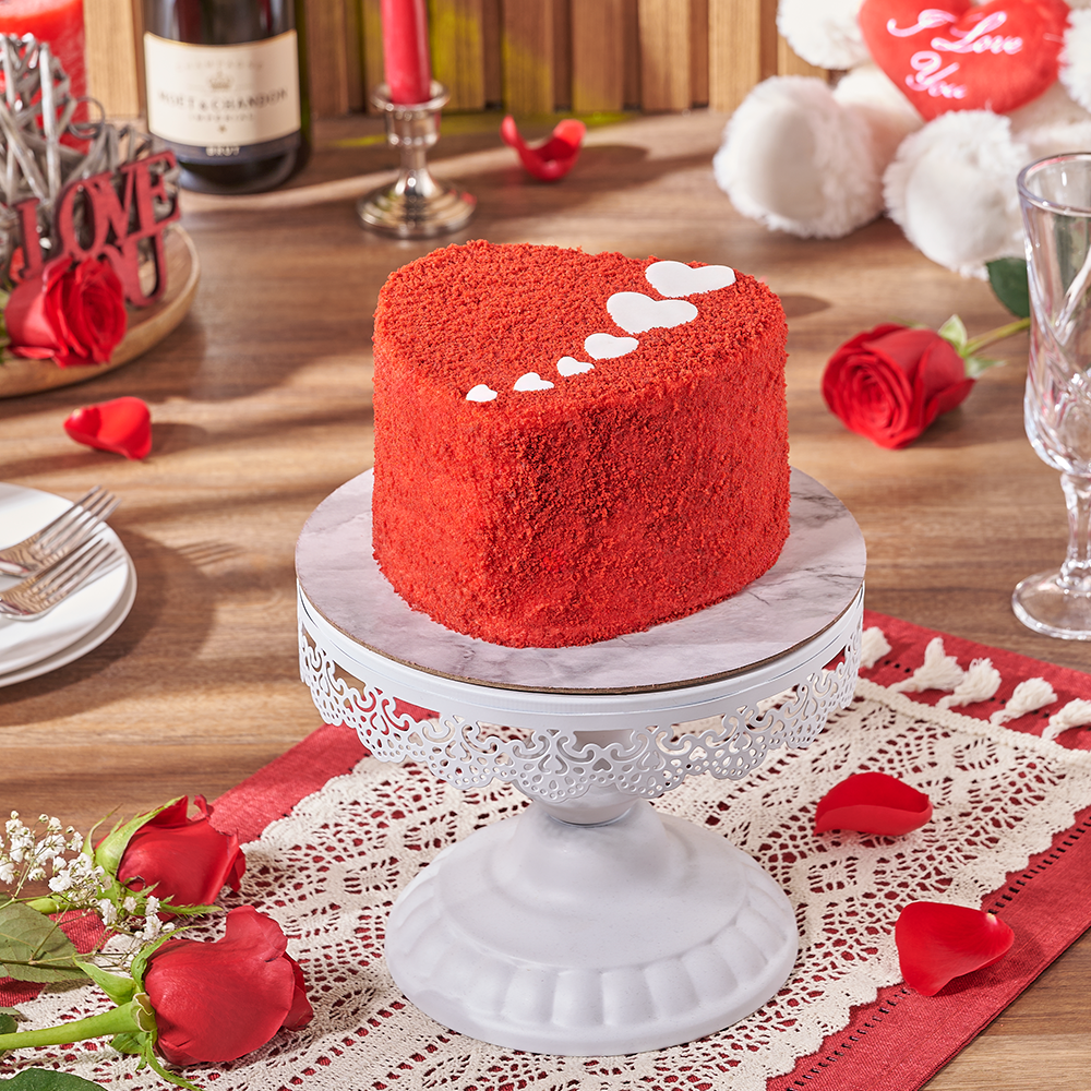 Red Velvet Heart Cake Decorated with White Chocolate for Valentine's Day – how the gift is presented
