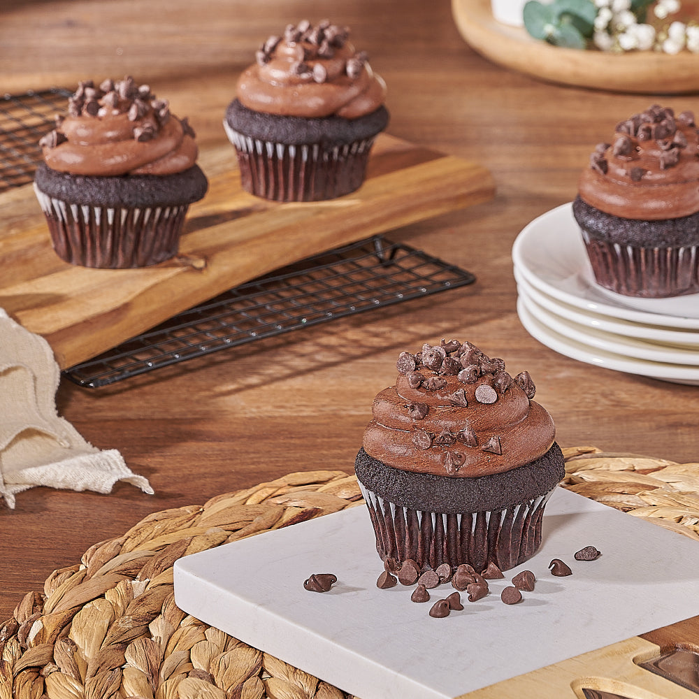 Vegan Chocolate Frosting Cupcakes with Chocolate Chips – how the gift is presented