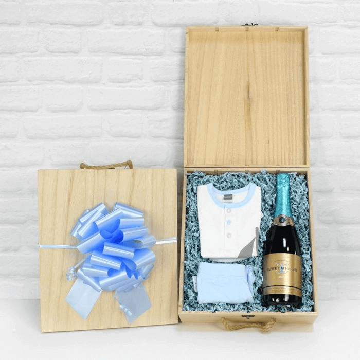 Baby Boy Sparkling Wine Gift Crate – how the gift is presented