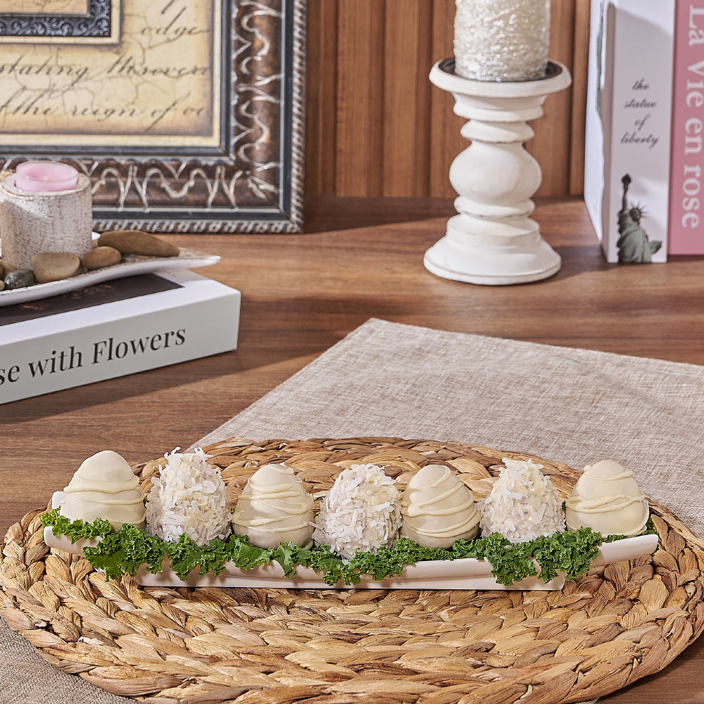 Strawberries in White Chocolate Box – how the gift is presented