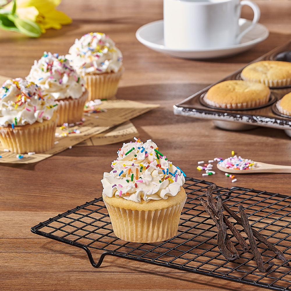 Rainbow Sprinkle Vanilla Cupcakes – how the gift is presented