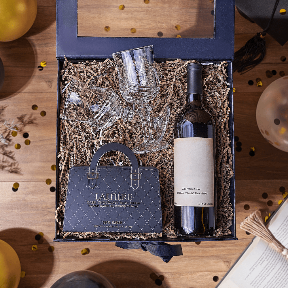 Wine Graduation Gift Box – how the gift is presented