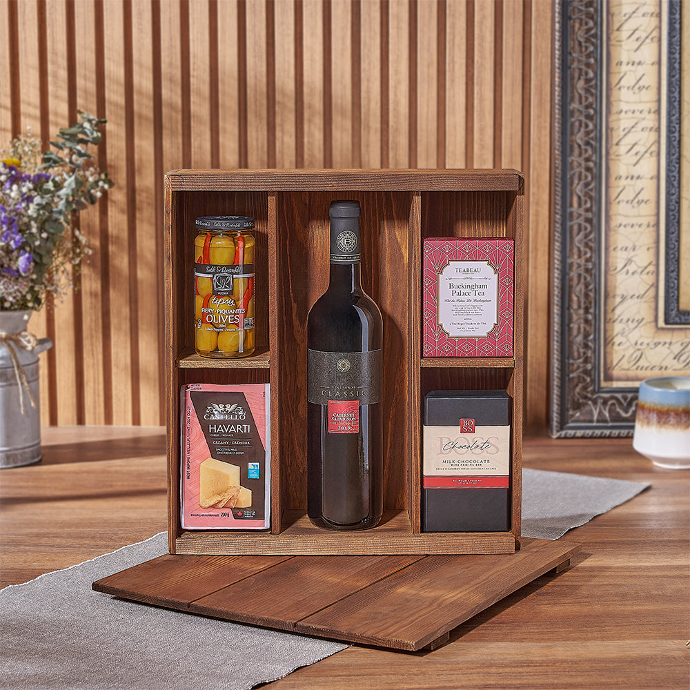 Kosher Wine Crate with Gourmet Treats – how the gift is presented