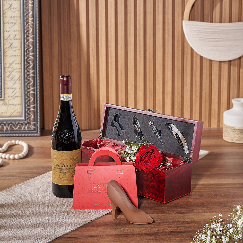Red Rose with Wine and Laitière Chocolate Gift Box – how the gift is presented