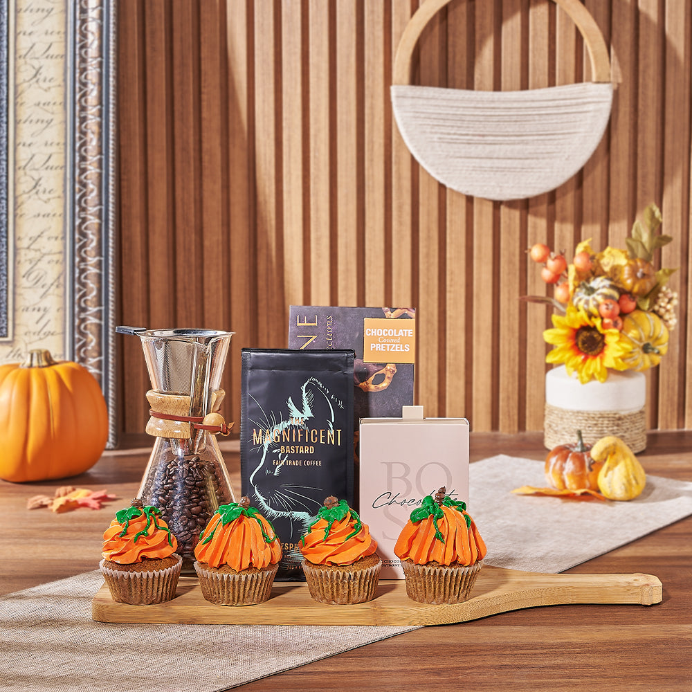 Thanksgiving Gourmet Gift Basket with Pumpkin Spice Cupcakes – how the gift is presented