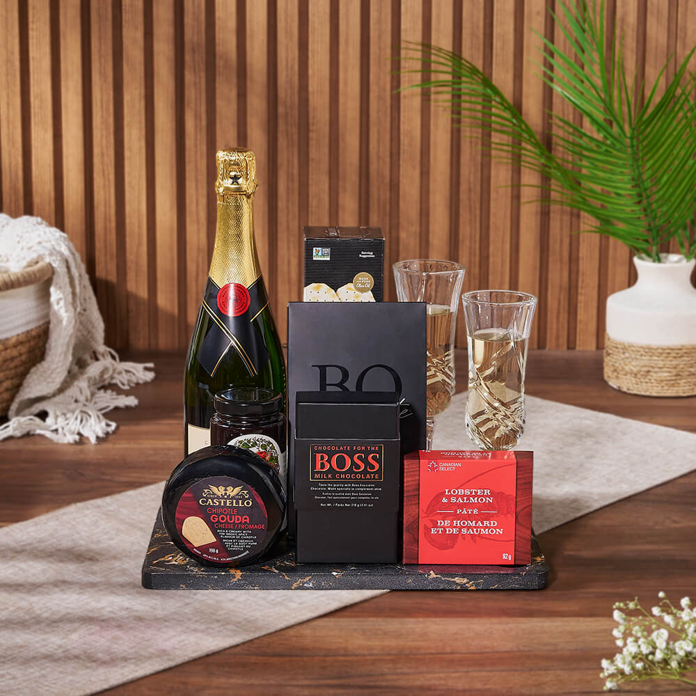 Sparkling Wine Gift Basket with Crackers, Cheese, and Glasses – how the gift is presented