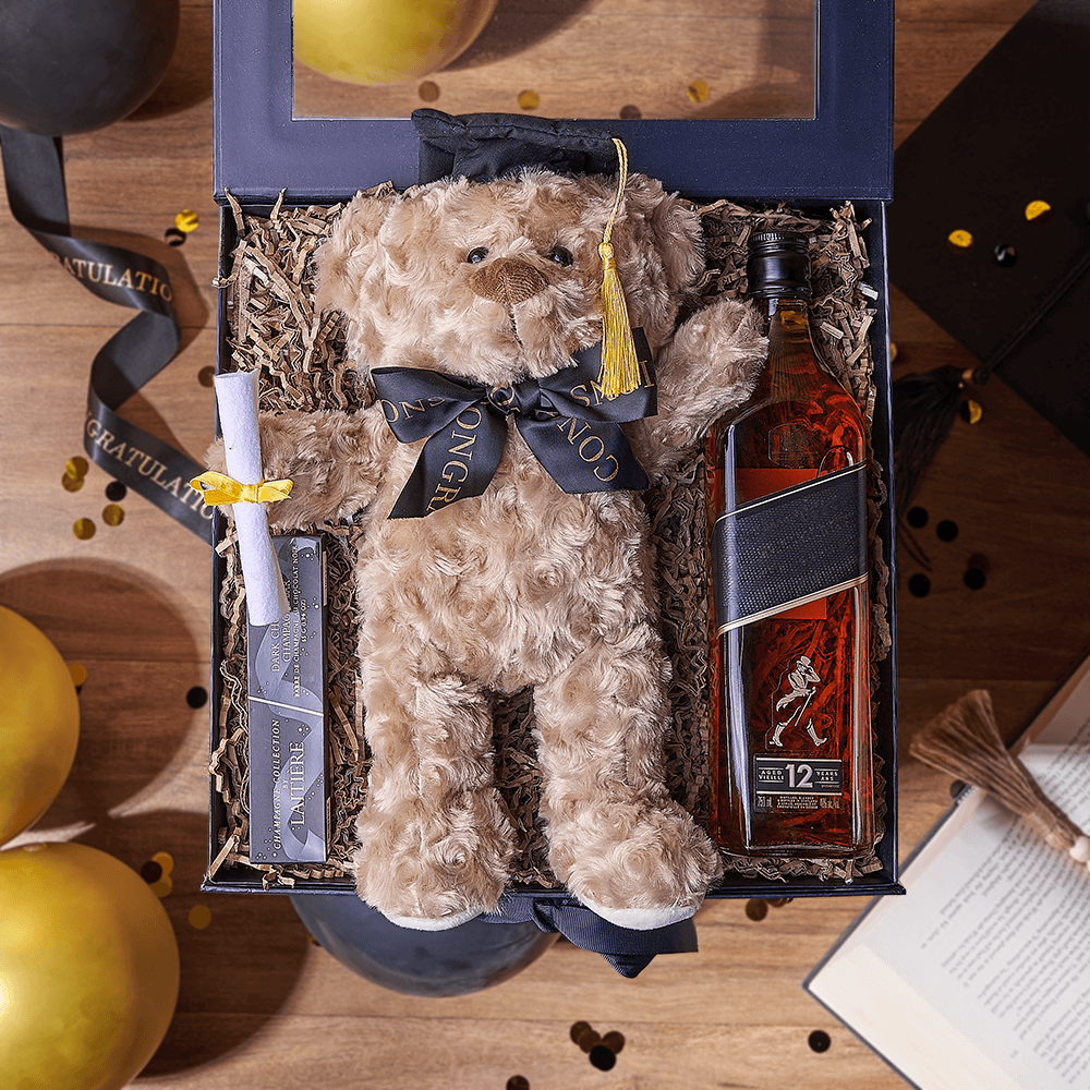Graduation Whiskey and Bear Set – how the gift is presented