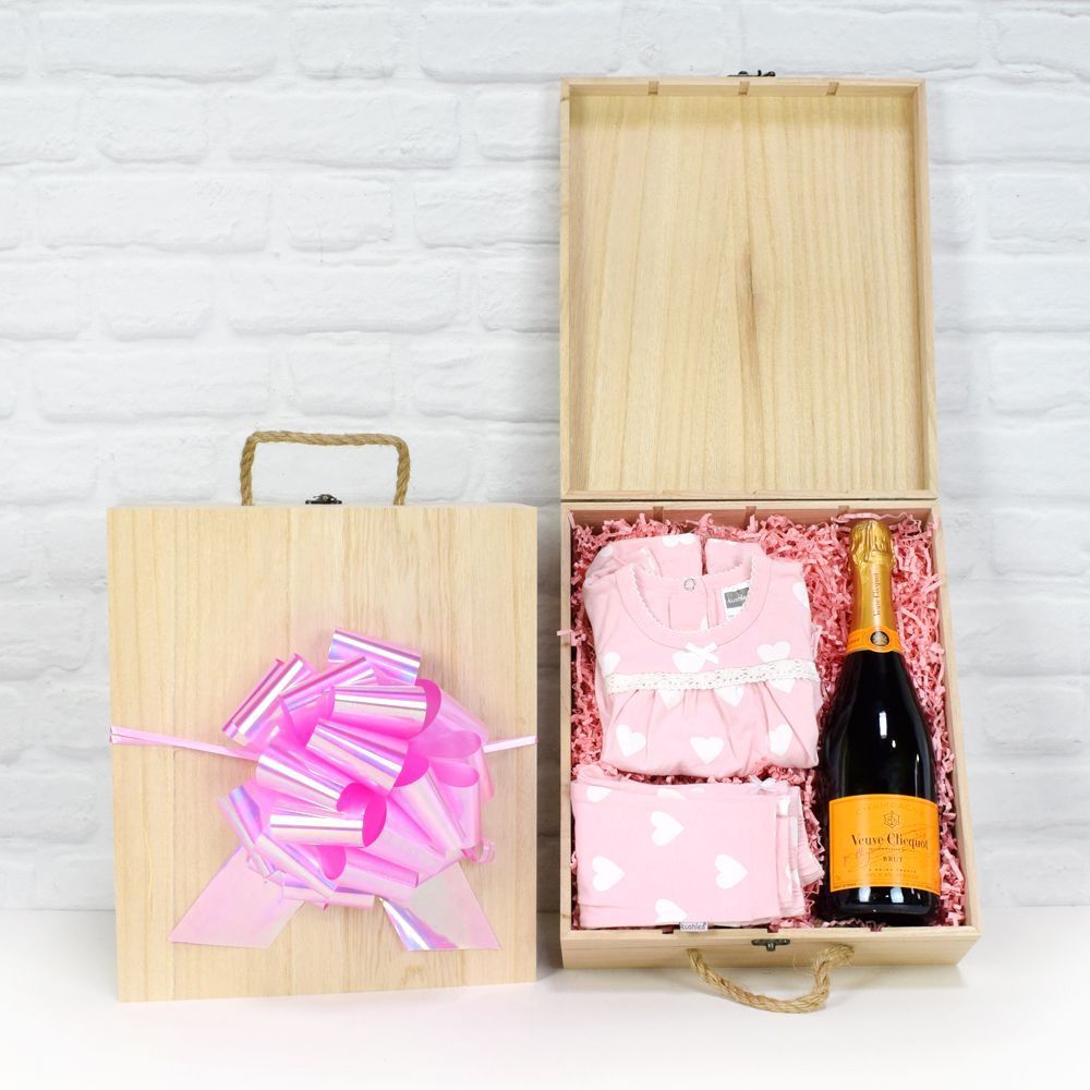 Champagne and Baby Girl Outfit Gift – how the gift is presented