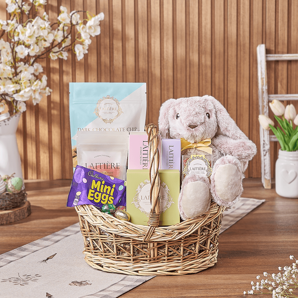 Easter Plush Bunny and Sweets Basket – how the gift is presented