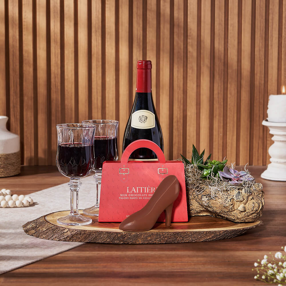 Refined Gourmet Gift Set with Wine, Serving Board, and Chocolates – how the gift is presented