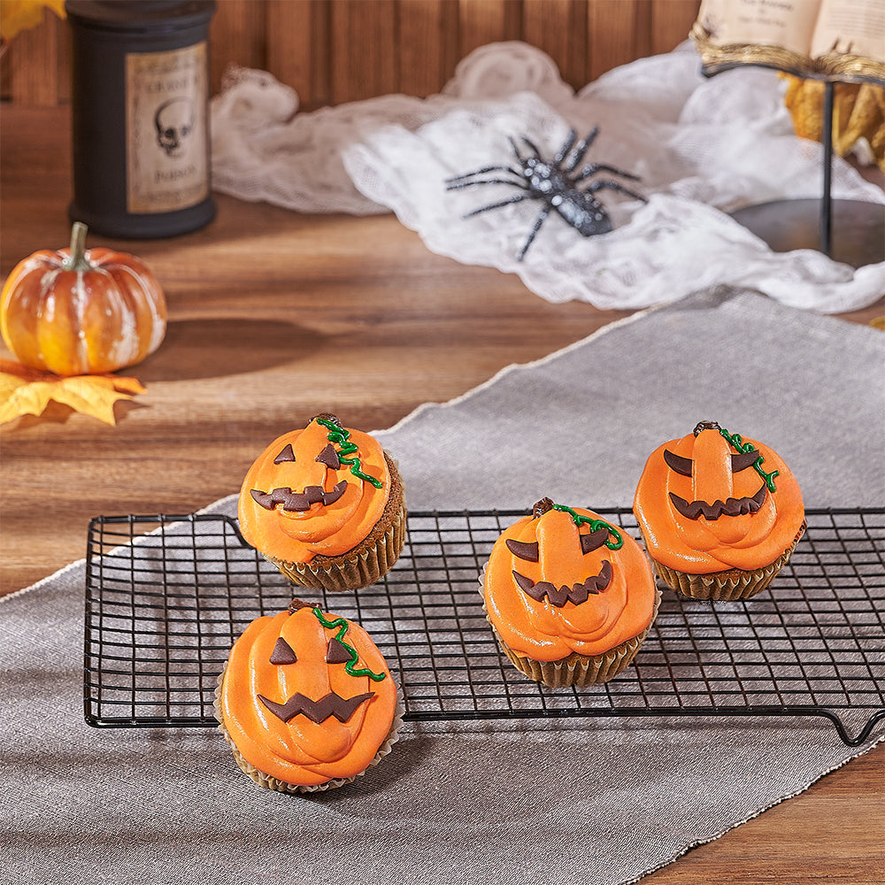 Seasonal Jack-O-Lantern Cupcake Cake – how the gift is presented