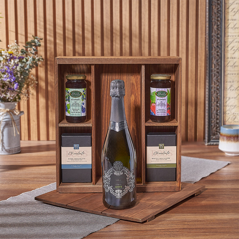 Kosher Champagne &amp; Sweet Gift Box, kosher gift, kosher, champagne gift, champagne, sparkling wine gift, sparkling chocolate gift, chocolate, Canada delivery