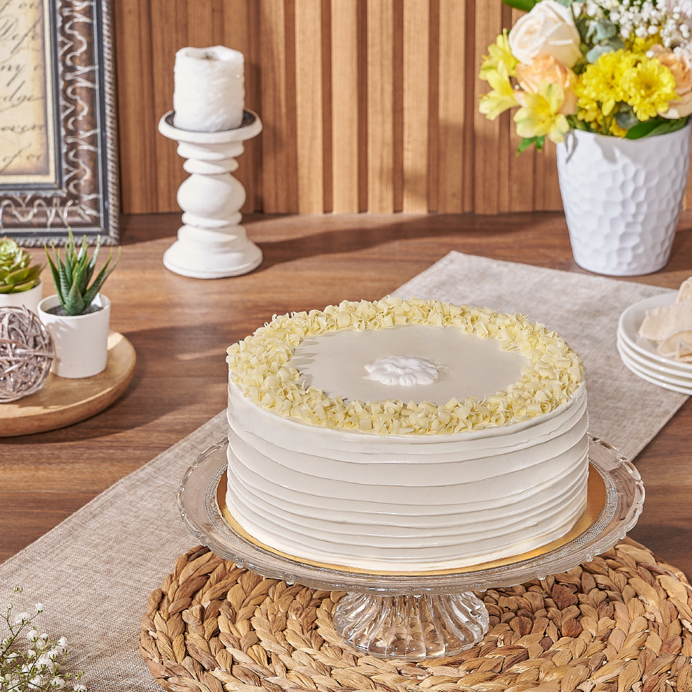 9-Inch Triple Layer Vanilla Buttercream Cake – how the gift is presented