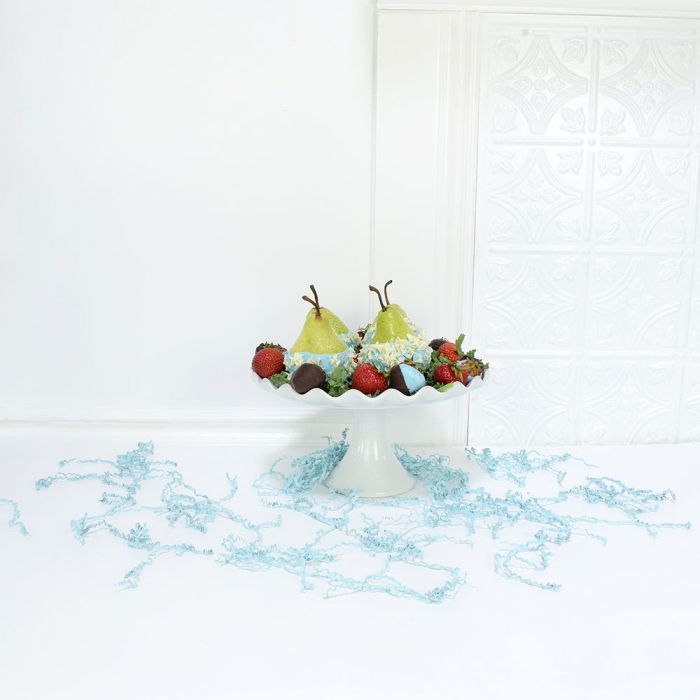 Baby Chocolate-Dipped Strawberries and Pears – how the gift is presented