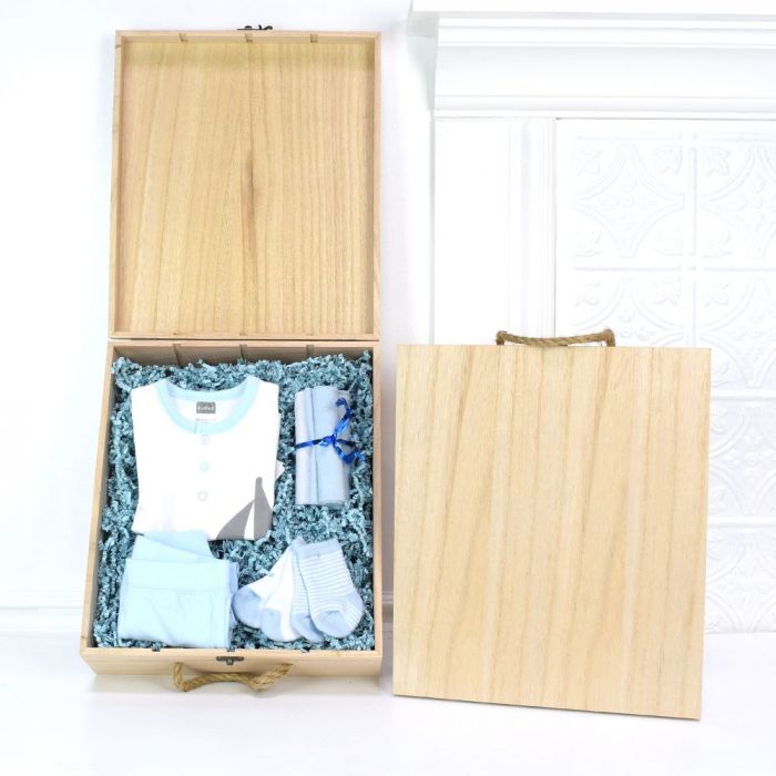 Rustic Pine Wine Box with Baby Boy Clothing Set – how the gift is presented
