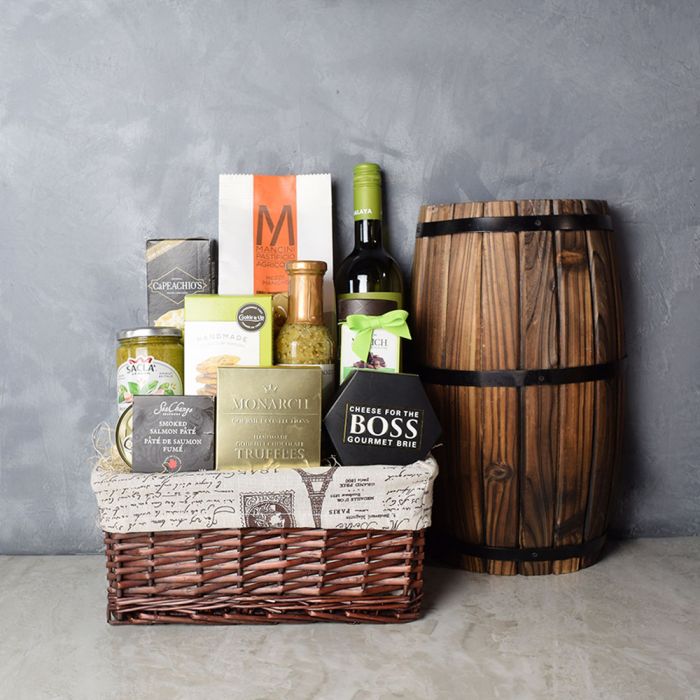 Red Wine Basket with Pasta Treats – how the gift is presented