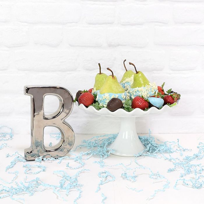 New Baby Fruit and Chocolate Basket – how the gift is presented