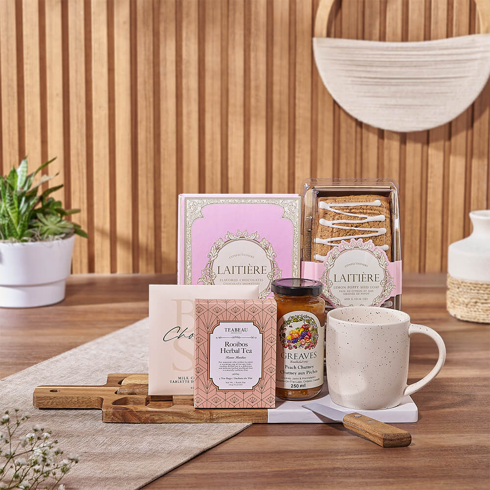 Premium Tea and Chocolate Gift Basket – how the gift is presented