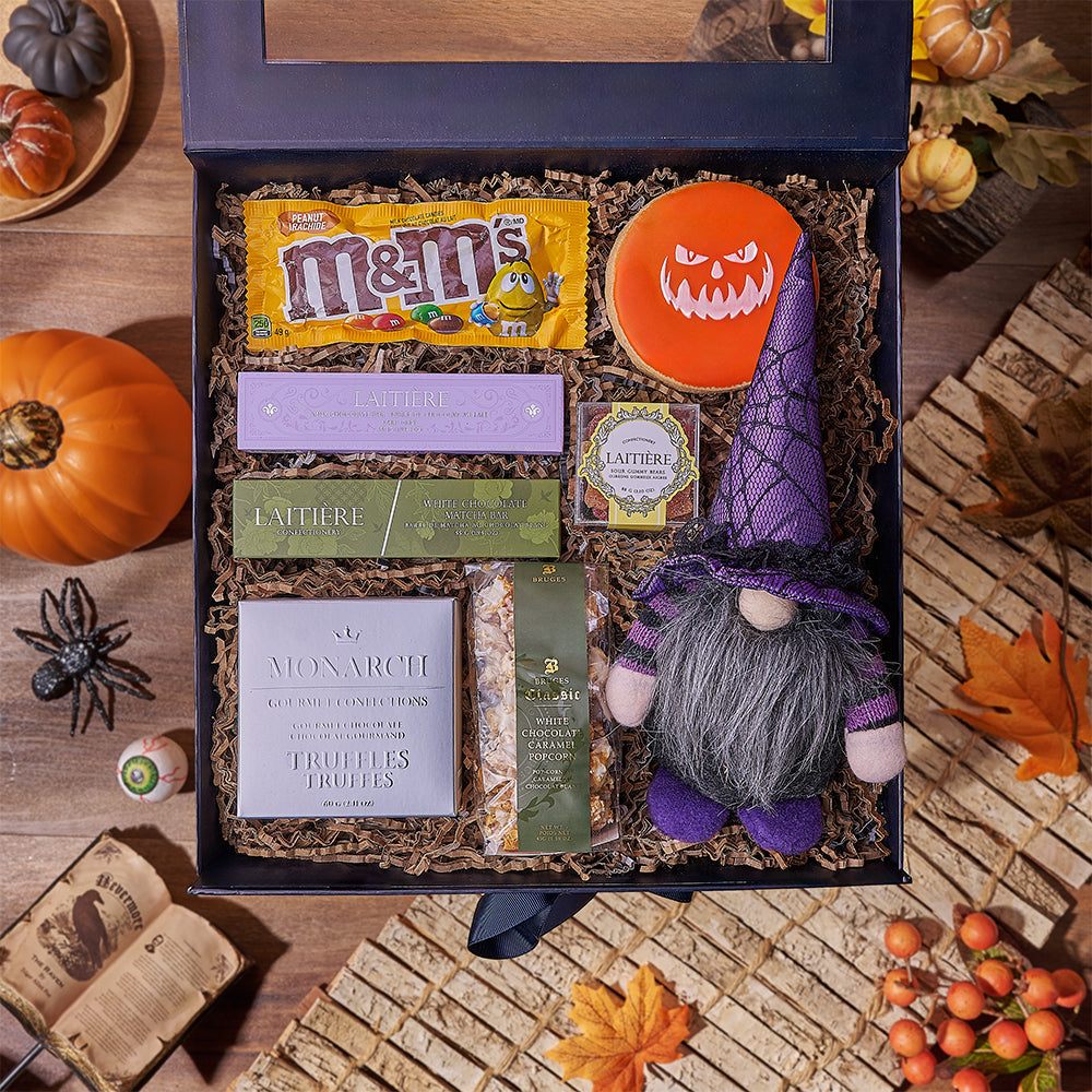 Halloween-Themed Snack and Plush Gift Box – how the gift is presented